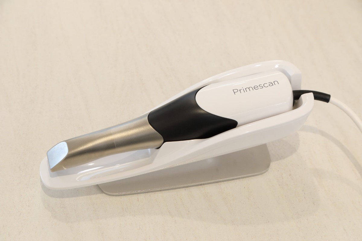 口腔内スキャナー（プライムスキャン）