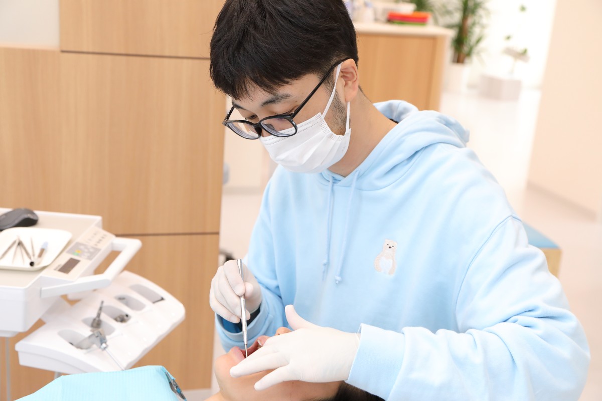 小児歯科の経験豊富なスタッフによる、お子さまに寄り添った診療